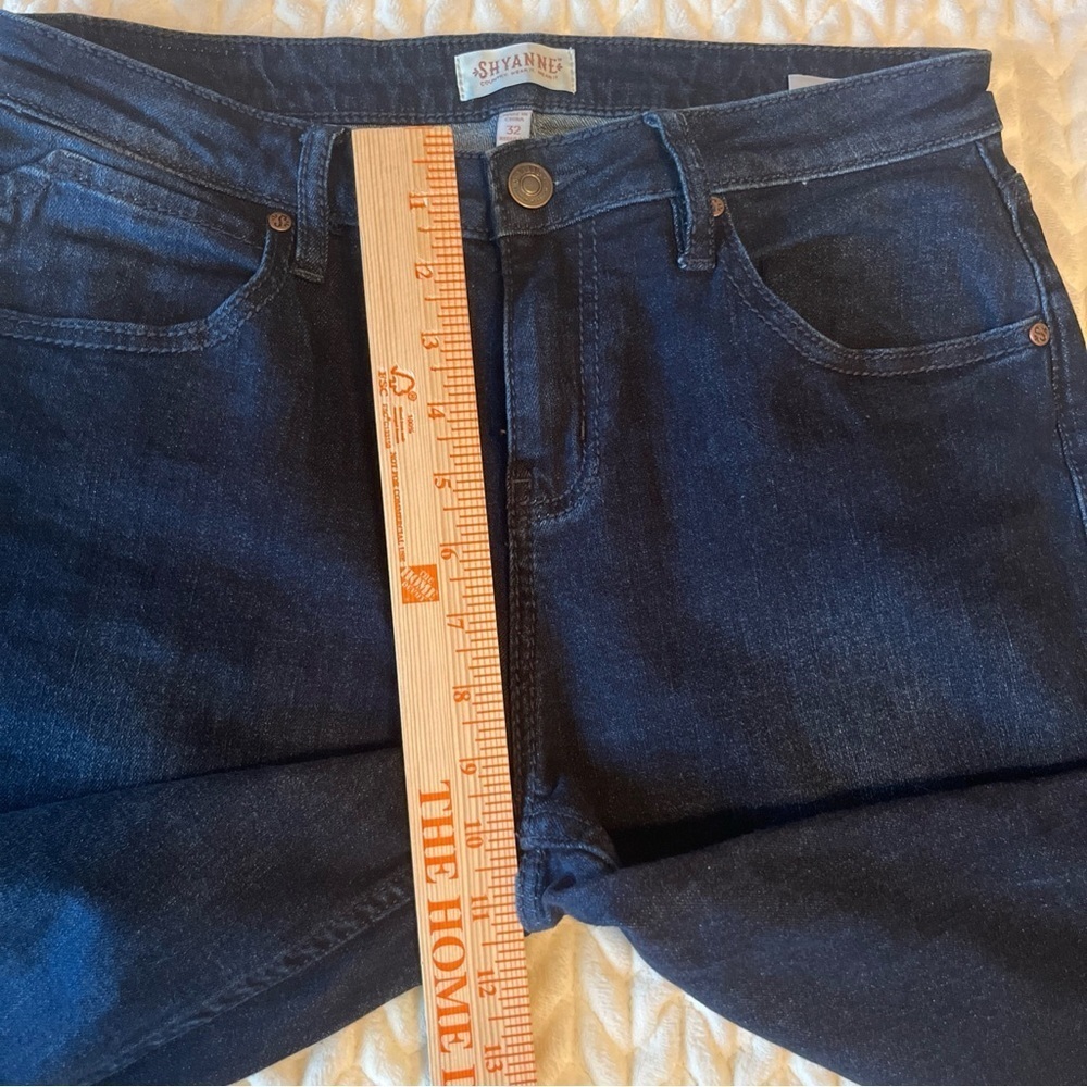 Shyanne Dark Blue Flared Jeans with Embroidered Detail Size 32 Bell bottom - Picture 13 of 14